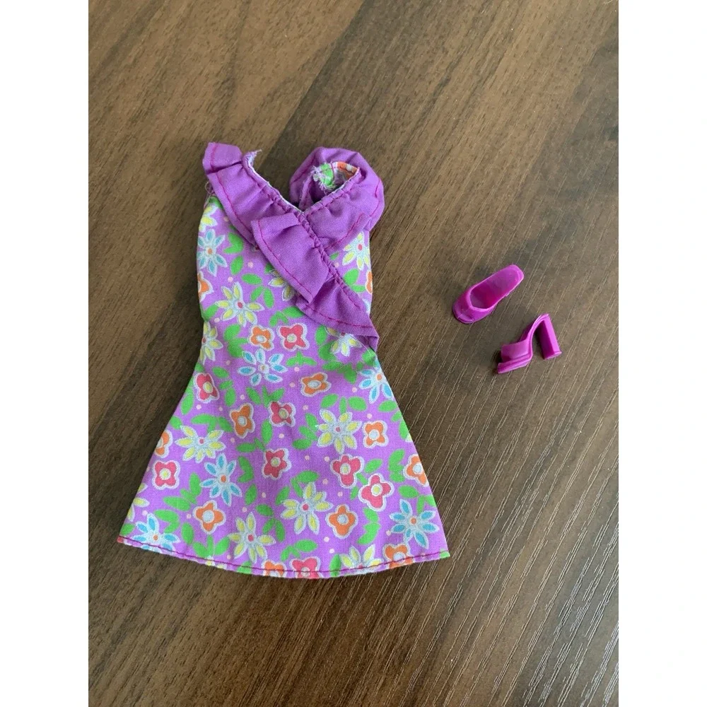 1996 BARBIE GO IN STYLE FASHIONS PURPLE DRESS FLORAL With Purple Shoes Vintage